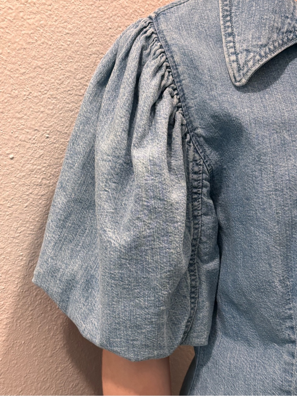 Levi’s Roxy Puff Sleeve Button Up - Picture 5 of 14